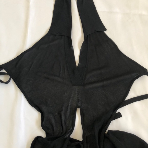 Host Pic💗 CHANEL Backless Cross Cross Black Runway Top - Picture 3 of 6